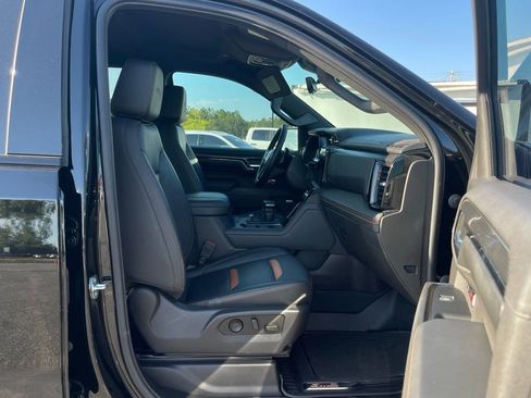 Used 2023 GMC Sierra 1500 AT4 w/ AT4 Premium Package AWD/4WD image 17