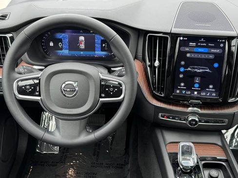 Used 2023 Volvo XC60 B5 Ultimate AWD/4WD image 13