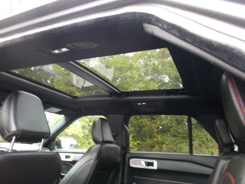 Used 2022 Ford Explorer ST-Line RWD image 27