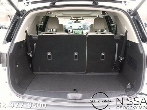 New 2026 Nissan Pathfinder SL w/ SL Premium Package AWD/4WD image 16