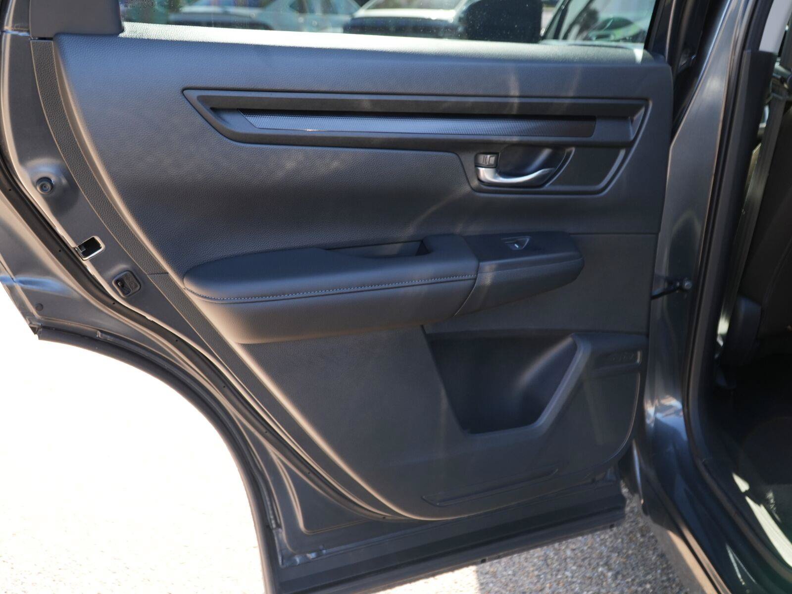Used 2025 Honda CR-V EX image 19