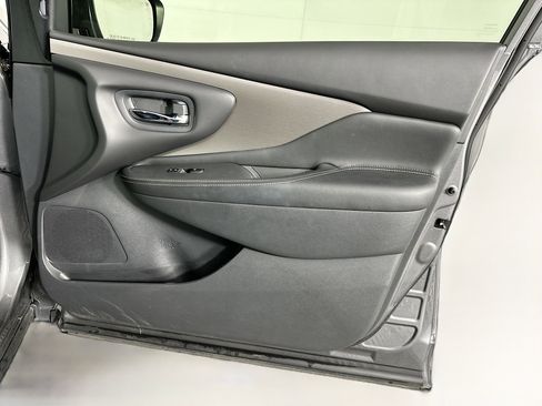 Used 2022 Nissan Murano SV image 31