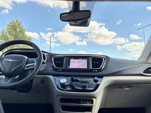 Used 2023 Chrysler Voyager LX FWD image 28