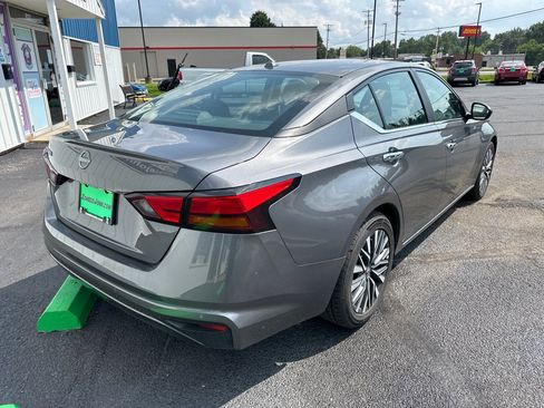 Used 2025 Nissan Altima 2.5 SV FWD image 7