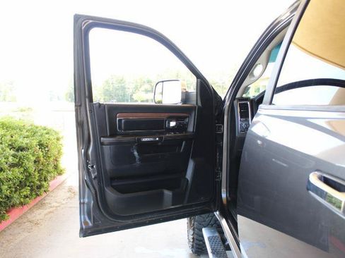 Used 2014 RAM 2500 Laramie w/ Protection Group AWD/4WD image 27