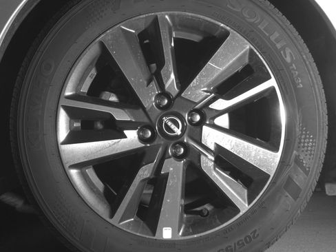 Used 2025 Nissan Versa SV image 12