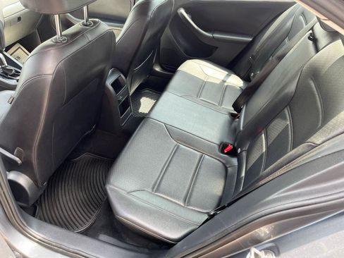 Used 2017 Volkswagen Jetta SE FWD image 25
