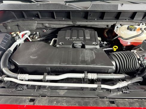Used 2024 Chevrolet Silverado 1500 LT AWD/4WD image 31