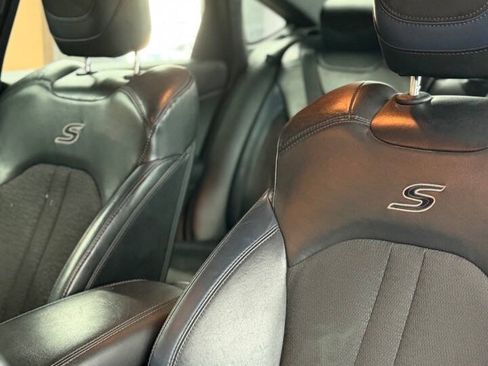 Used 2015 Chrysler 200 S FWD image 8