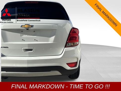 Used 2022 Chevrolet Trax LT w/ LT Convenience Package image 36