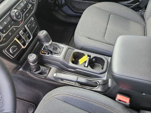 New 2026 Jeep Gladiator Sport AWD/4WD image 22