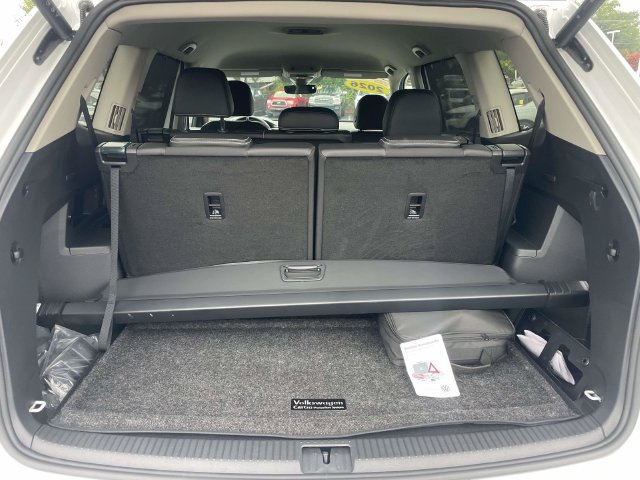 Certified 2026 Volkswagen Atlas SE FWD image 10
