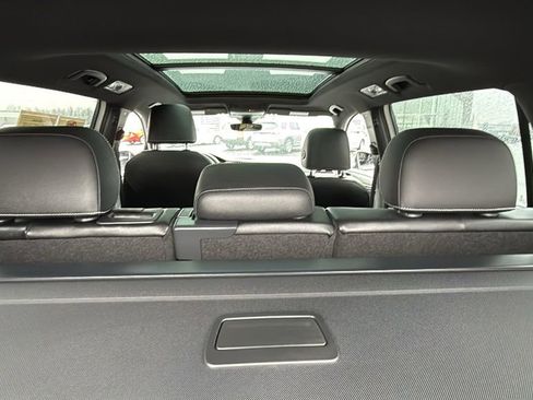 Used 2023 Volkswagen Tiguan SE R-Line image 30