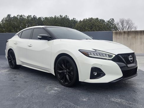 Used 2023 Nissan Maxima SR w/ Sport Mat Group image 13