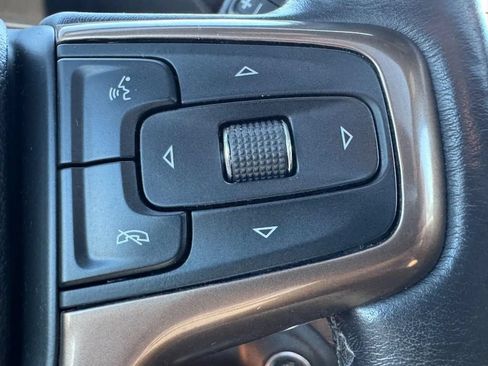 Used 2022 Chevrolet Silverado 1500 High Country w/ Technology Package AWD/4WD image 19