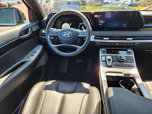 Used 2025 Hyundai Palisade Calligraphy AWD/4WD image 13