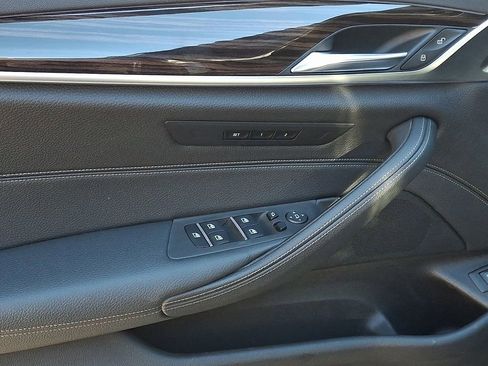 Used 2019 BMW 530i xDrive image 13