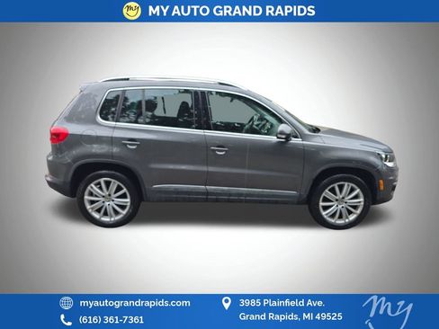 Used 2013 Volkswagen Tiguan S FWD image 9