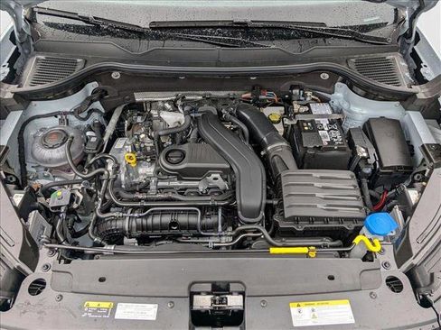 New 2025 Volkswagen Taos SE image 19