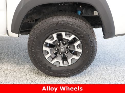 Used 2023 Toyota Tacoma TRD Off-Road w/ Technology Package image 10