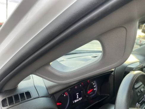 Used 2022 Chevrolet Silverado 1500 Custom image 25