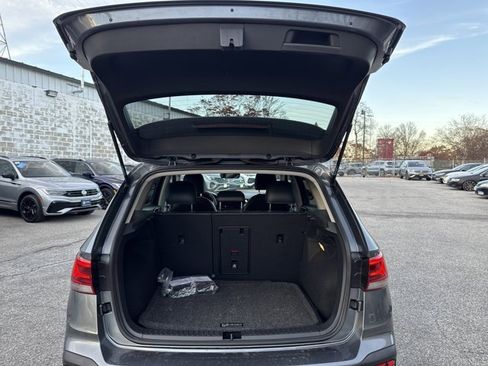 Certified 2022 Volkswagen Taos SEL image 30