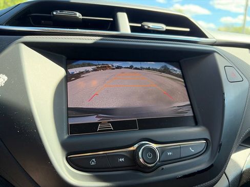 Used 2022 Chevrolet TrailBlazer LT w/ Confidence II Package FWD image 31