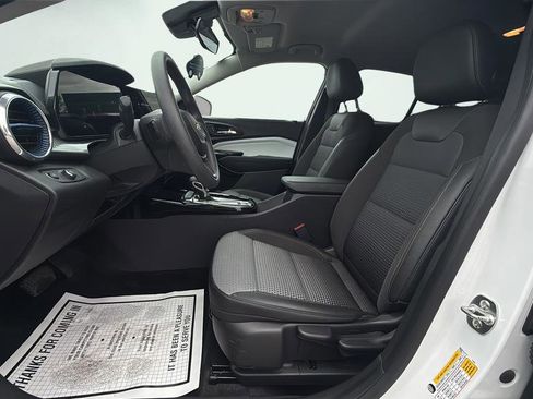 Used 2024 Chevrolet Trax LT FWD image 21