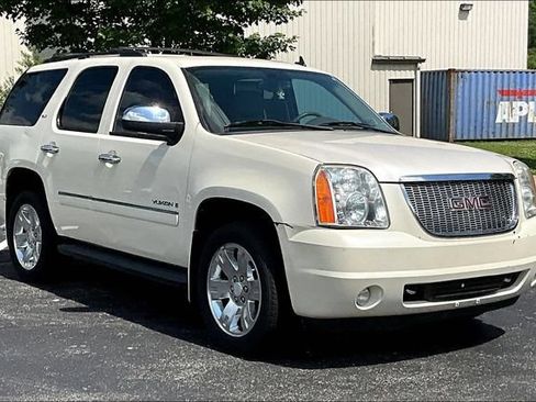 Used 2009 GMC Yukon SLT AWD/4WD image 2