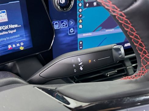 Used 2024 Chevrolet Equinox EV RS FWD image 25