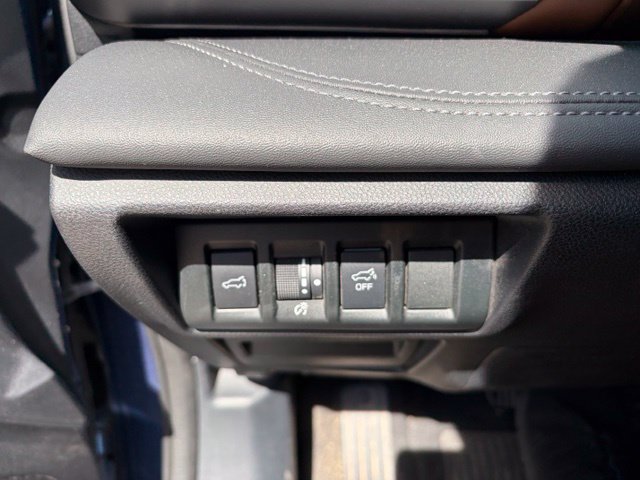 Used 2021 Subaru Outback Touring w/ Popular Package #2 AWD/4WD image 9