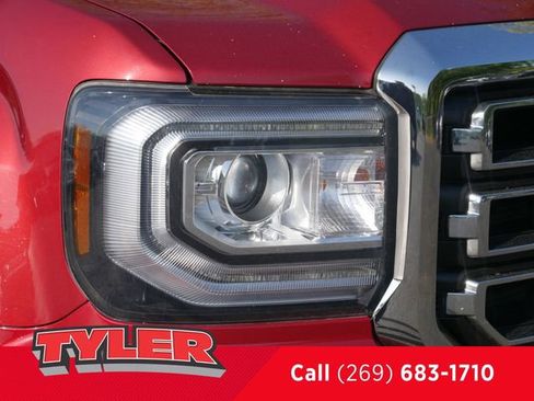 Used 2018 GMC Sierra 1500 SLE w/ SLE Value Package AWD/4WD image 10