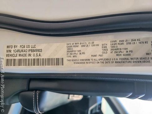 Used 2023 Jeep Grand Cherokee L Laredo AWD/4WD image 27