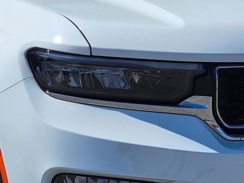 Certified 2023 Jeep Grand Cherokee Limited image 16