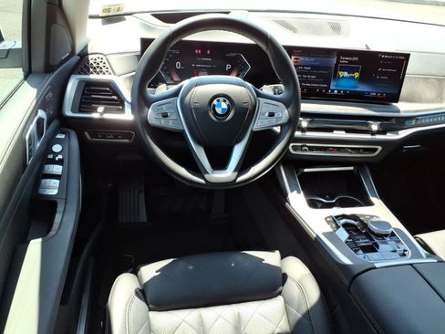 Used 2024 BMW X7 xDrive40i AWD/4WD image 11