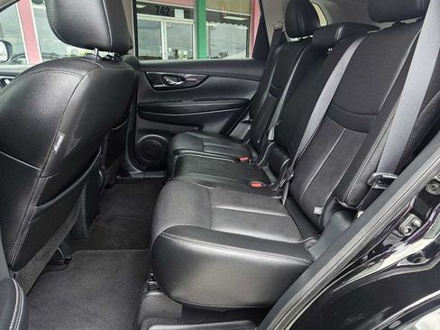 Used 2020 Nissan Rogue SL FWD image 13