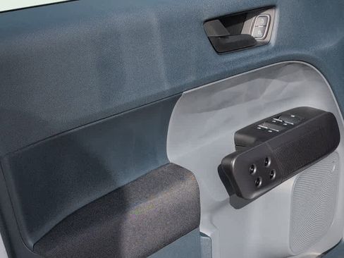 New 2025 Ford Maverick XL image 5