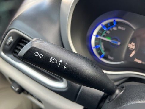 Certified 2018 Chrysler Pacifica Touring-L image 22