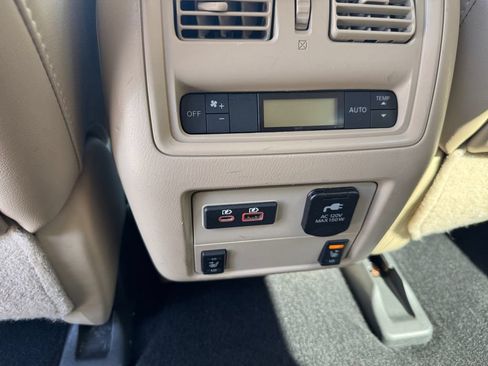 Used 2019 Nissan Pathfinder SL AWD/4WD image 19