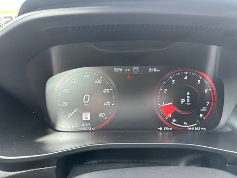 Used 2021 Volvo XC40 T5 R-Design w/ Climate Package AWD/4WD image 15