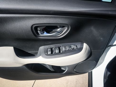 Certified 2023 Honda HR-V LX image 15