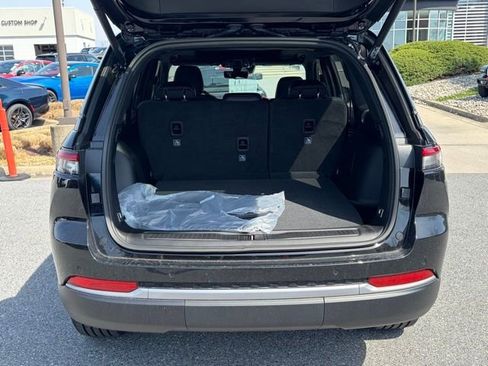 New 2026 Jeep Grand Cherokee Limited AWD/4WD image 7
