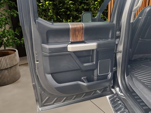 Used 2018 Ford F150 Lariat w/ Equipment Group 502A Luxury image 13