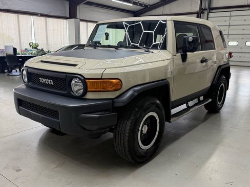 Used 2010 Toyota FJ Cruiser 4WD image 5