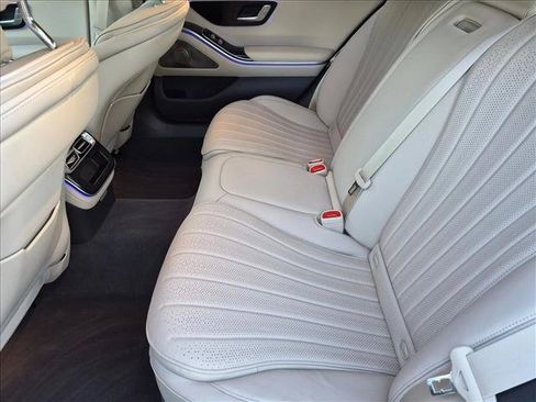 Certified 2023 Mercedes-Benz S 500 4MATIC image 18
