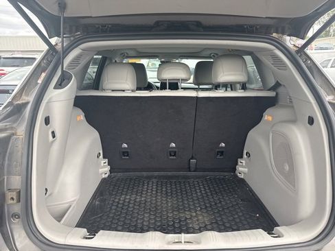 Used 2022 Jeep Compass Latitude w/ Sun and Sound Group image 9