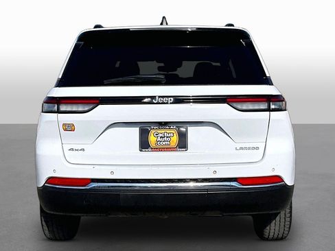 Used 2023 Jeep Grand Cherokee Laredo AWD/4WD image 4
