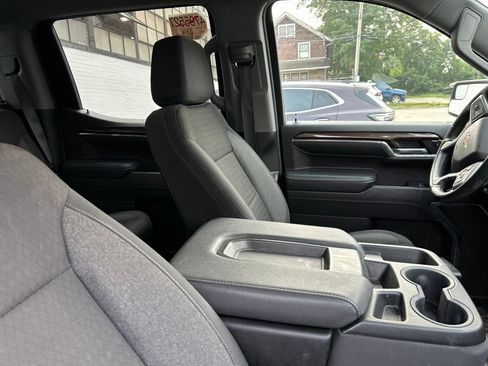 Used 2024 Chevrolet Silverado 1500 LT AWD/4WD image 10