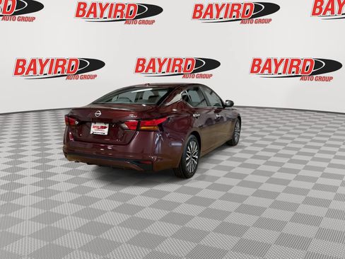 Used 2024 Nissan Altima 2.5 SV FWD image 8