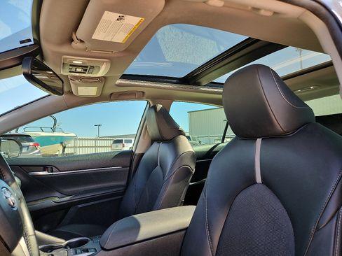 Used 2023 Toyota Camry XSE image 12